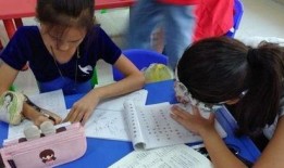 一小家长爆料老师视频,老师视频引发热议，真相究竟如何？